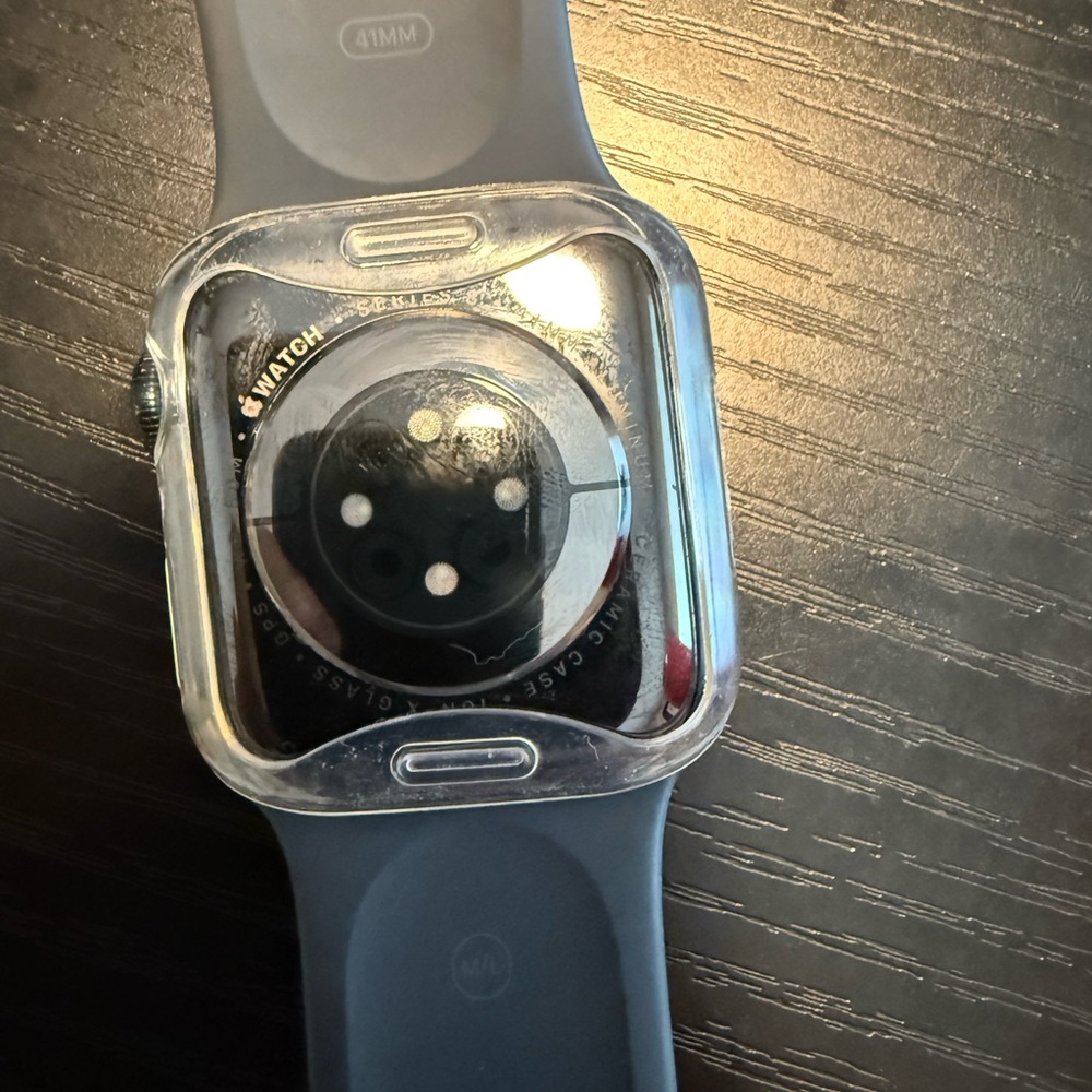 Apple Watch Series 8 GPS only - Picture 3 of 7